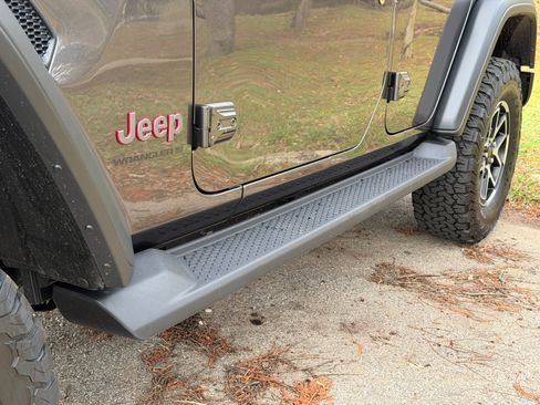 Used 2026 Jeep Wrangler Unlimited Rubicon image 13