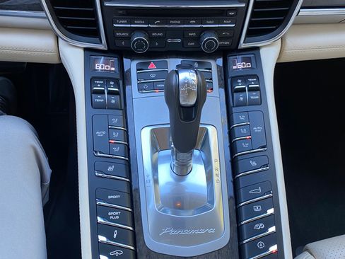 Used 2012 Porsche Panamera Turbo S image 15