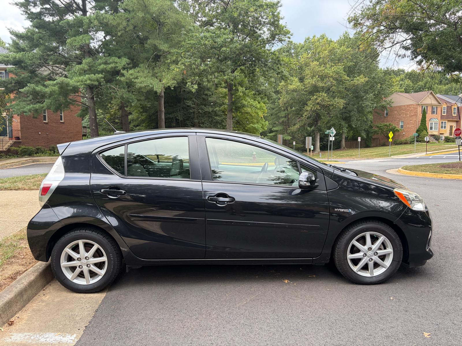 Used 2014 Toyota Prius C Four FWD image 1