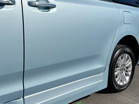 Used 2016 Toyota Sienna XLE w/ XLE Navigation Package image 12