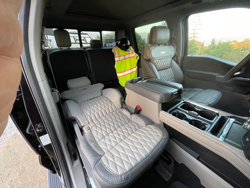 Used 2025 Ford F450 Platinum w/ Platinum Plus Package image 17