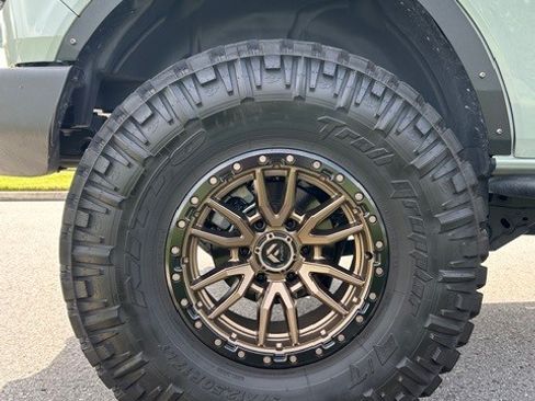 Used 2023 Ford Bronco Wildtrak image 11