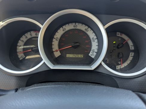 Used 2013 Toyota Tacoma 2WD Regular Cab image 17