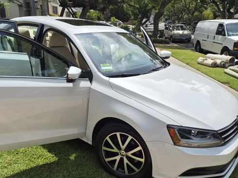 Used 2017 Volkswagen Jetta SE FWD image 17