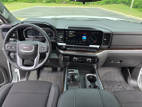 Used 2023 GMC Sierra 1500 Elevation AWD/4WD image 8