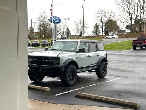 Used 2024 Ford Bronco Wildtrak AWD/4WD image 2