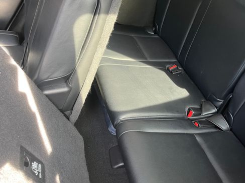 Used 2017 Toyota Highlander XLE image 10