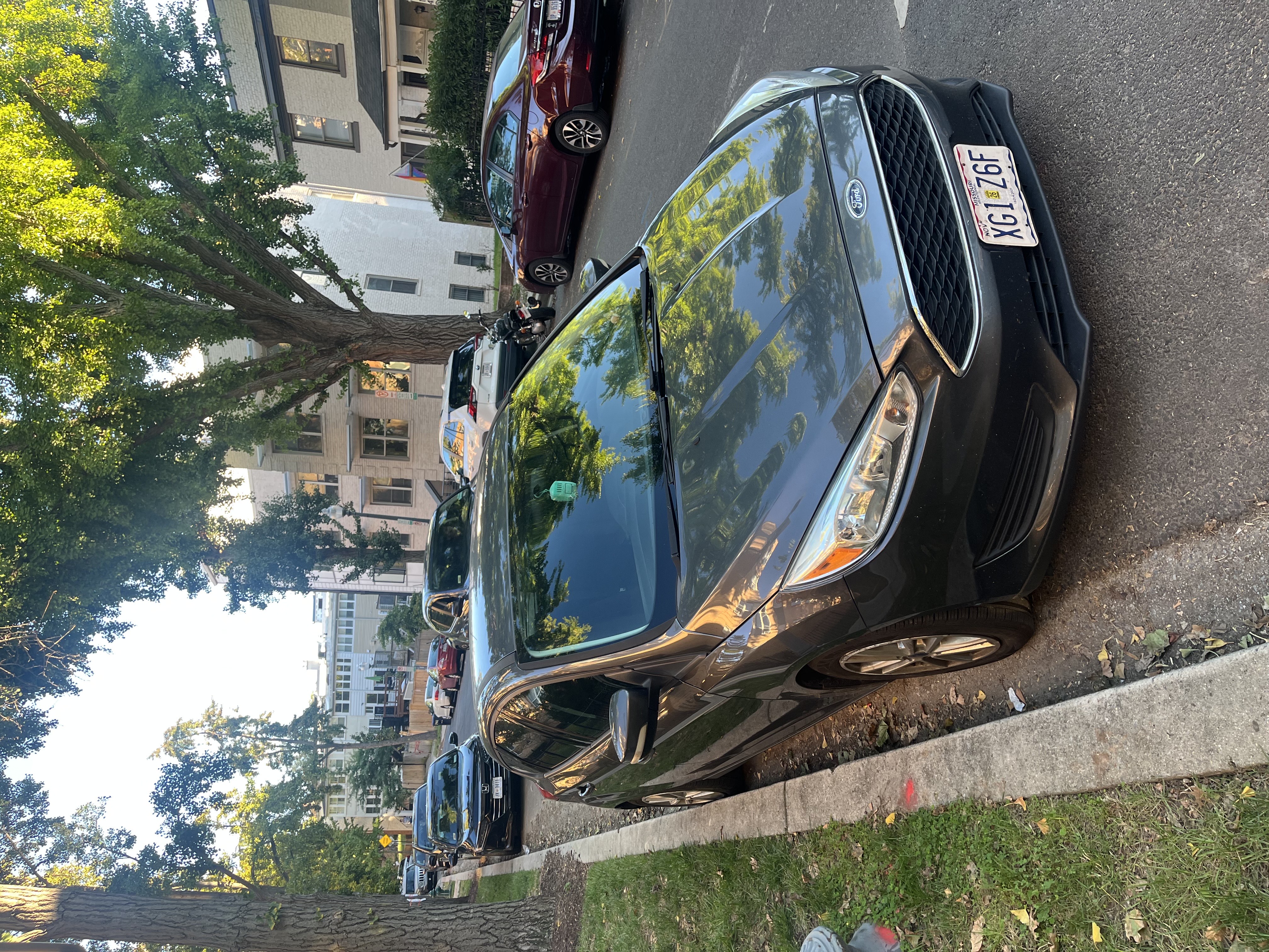 Used 2018 Ford Focus SE w/ Cold Weather Package FWD image 2