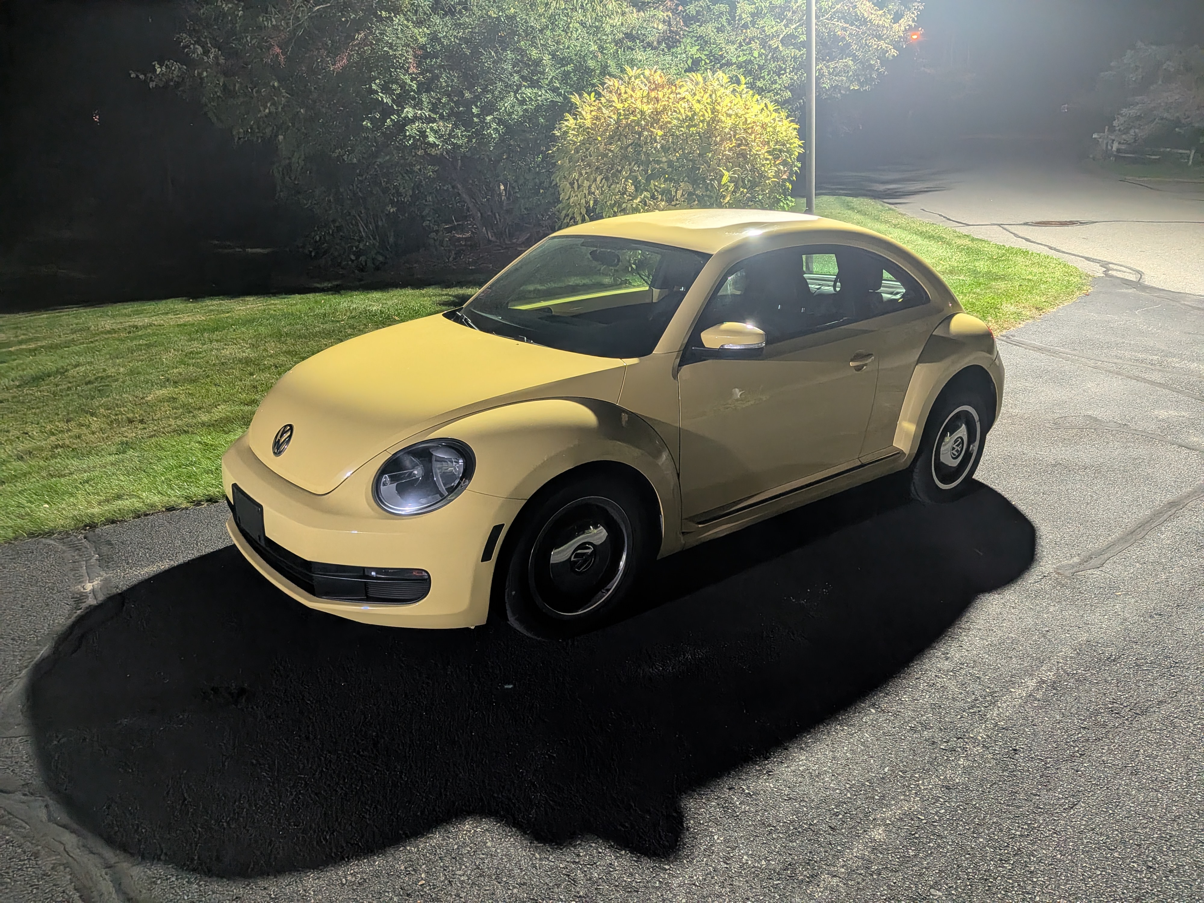 Used 2012 Volkswagen Beetle 2.5 FWD image 6