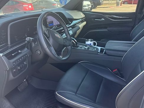 Used 2024 Cadillac Escalade ESV Sport w/ LPO, ONYX Package image 18