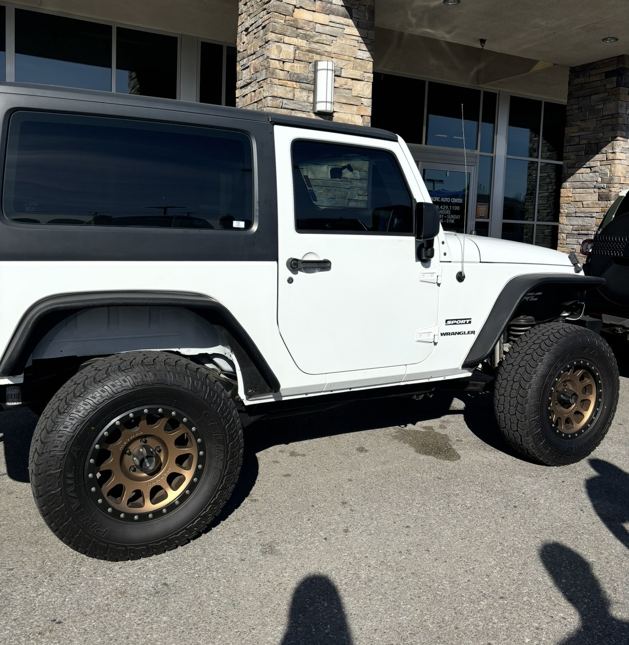 Used 2013 Jeep Wrangler Sport w/ Connectivity Group AWD/4WD image 2
