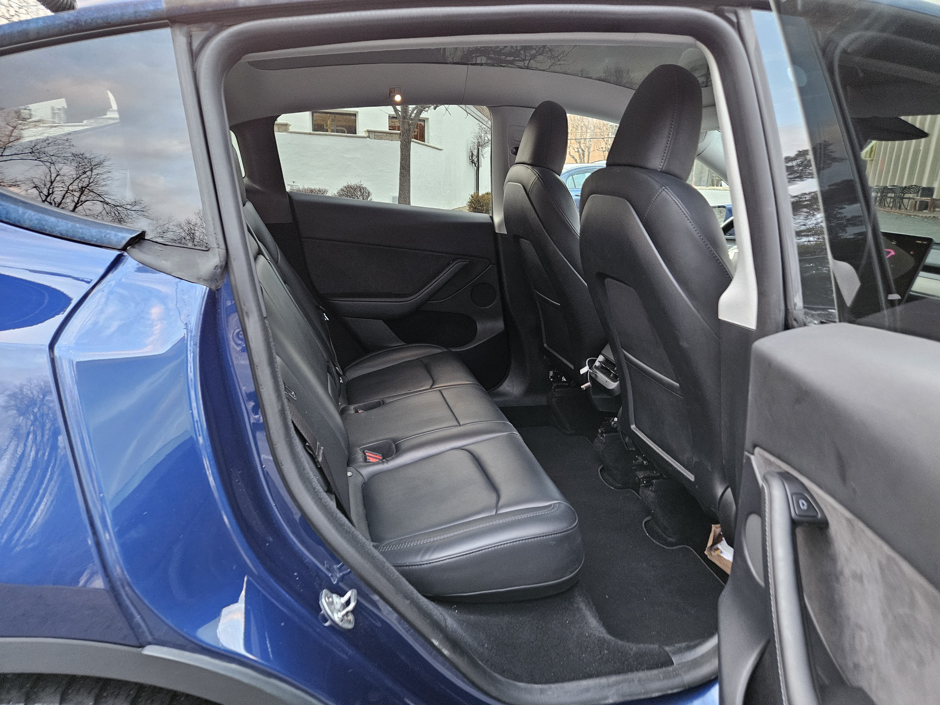 Used 2022 Tesla Model Y Long Range AWD/4WD image 8