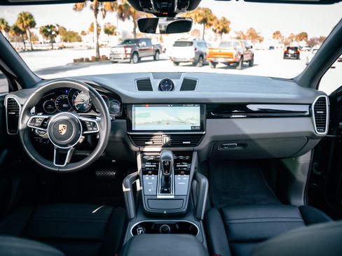 Used 2019 Porsche Cayenne image 14