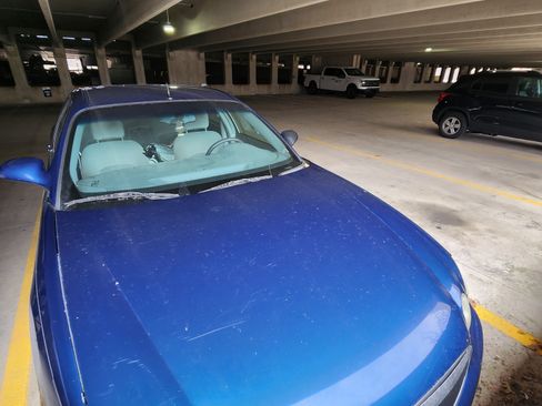 Used 2005 Buick LaCrosse CX w/ Silver Convenience Package image 3