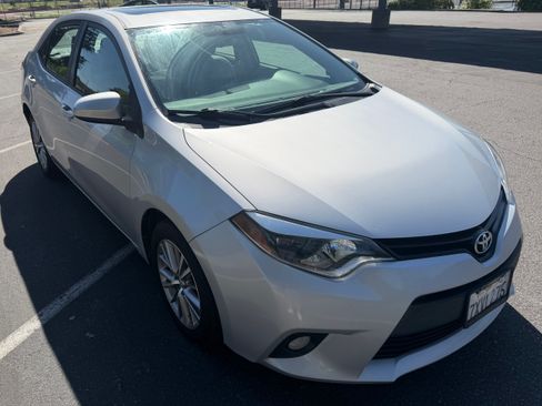 Used 2014 Toyota Corolla LE FWD image 6
