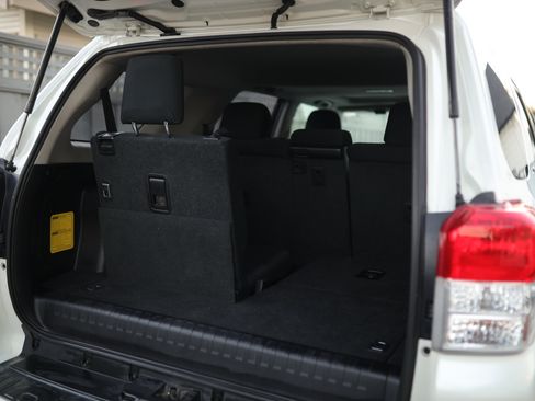 Used 2011 Toyota 4Runner SR5 image 8