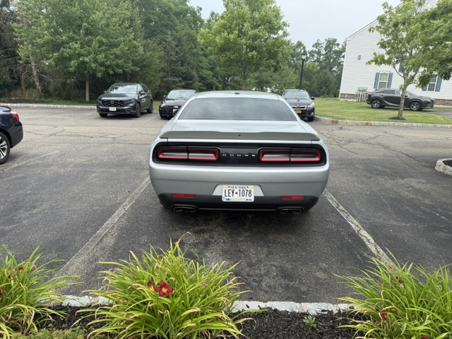 Used 2022 Dodge Challenger R/T RWD image 4