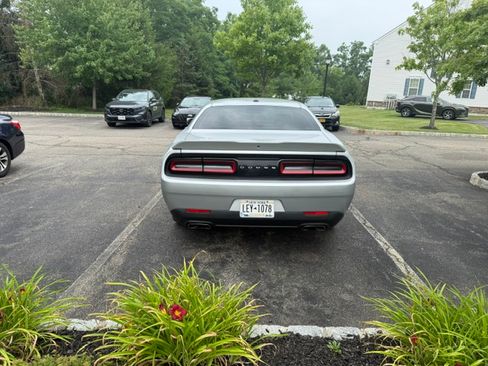 Used 2022 Dodge Challenger R/T RWD image 4