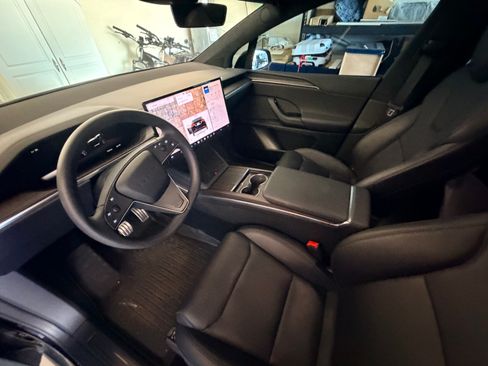 Used 2025 Tesla Model X AWD/4WD image 10