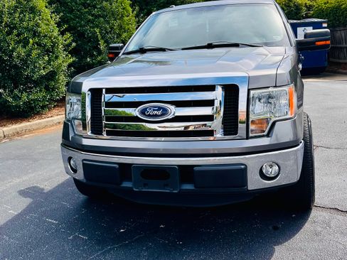 Used 2011 Ford F150 XLT w/ XLT Convenience Pkg RWD image 2
