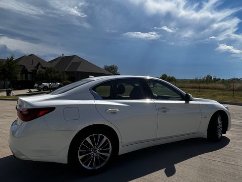 Used 2018 INFINITI Q50 Luxe w/ Essential Package (3.0T Luxe) AWD/4WD image 9