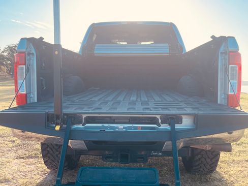 Used 2019 Ford F250 XLT w/ XLT Value Package AWD/4WD image 8