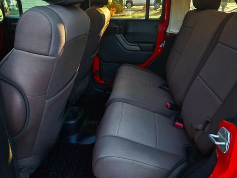 Used 2012 Jeep Wrangler Unlimited Sport image 11