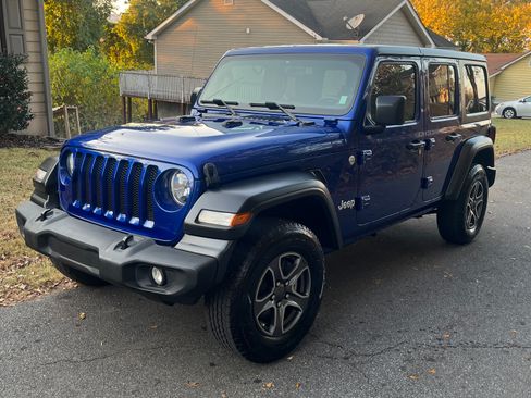 Used 2019 Jeep Wrangler Unlimited Sport S image 1