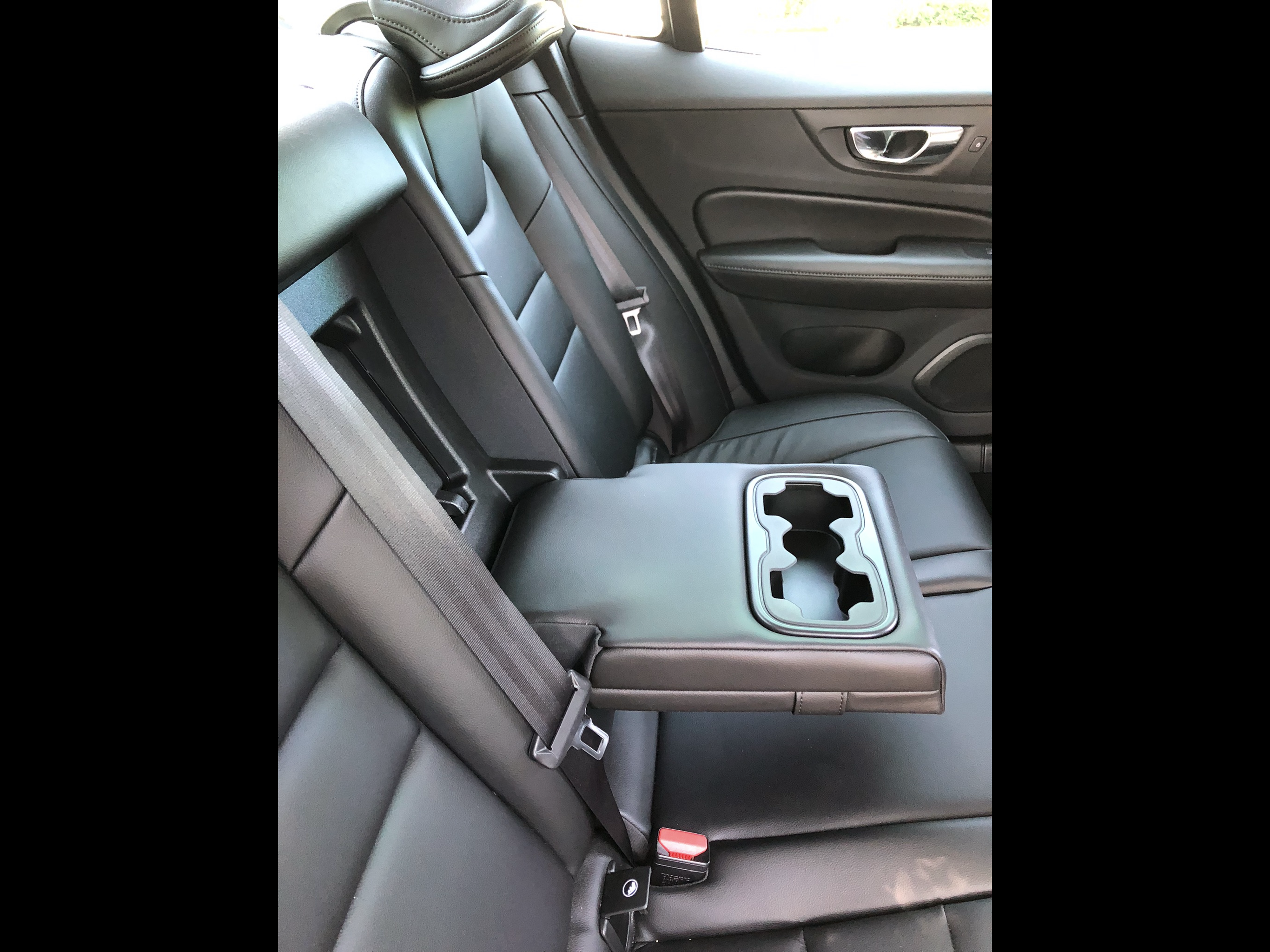 Used 2020 Volvo S60 T5 Momentum FWD image 14