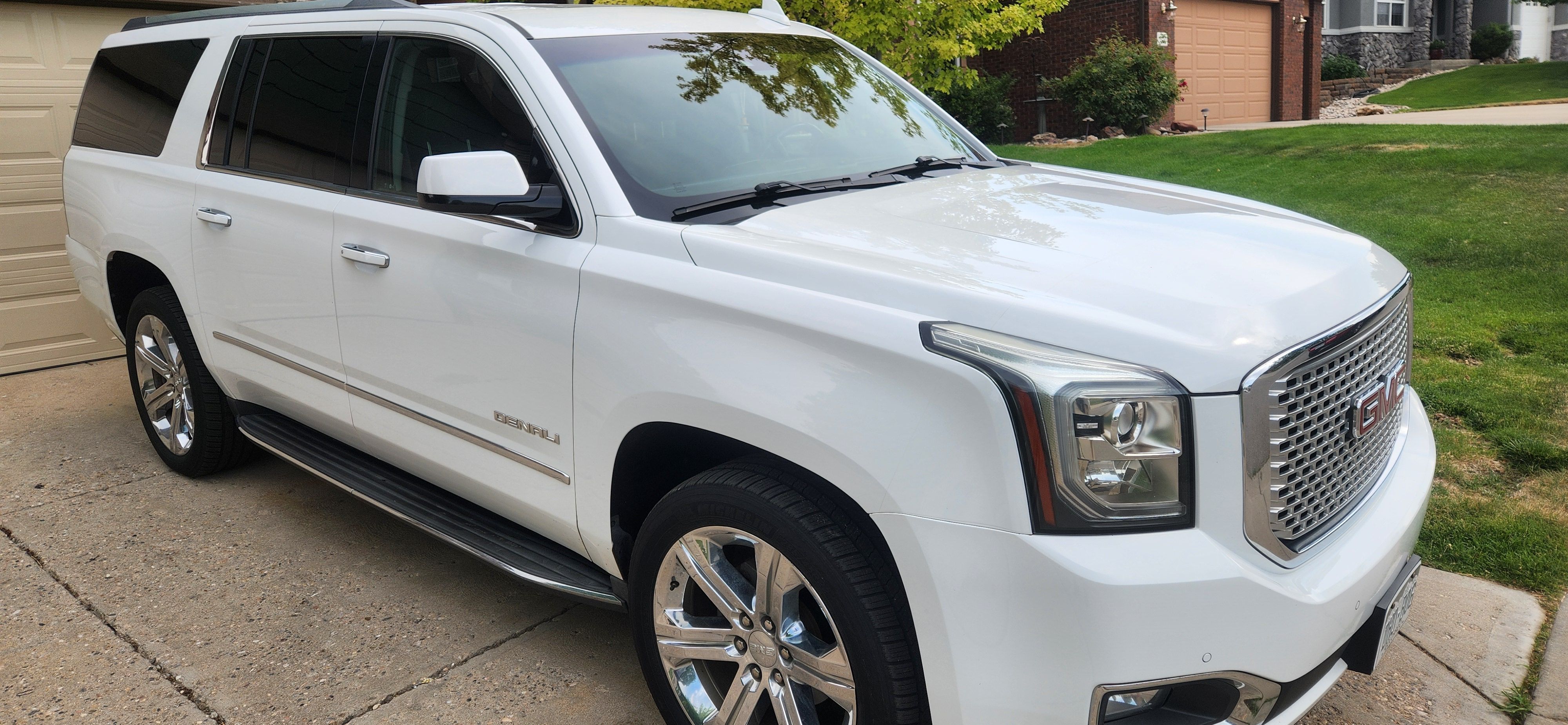 Used 2016 GMC Yukon XL Denali w/ Open Road Package AWD/4WD image 1