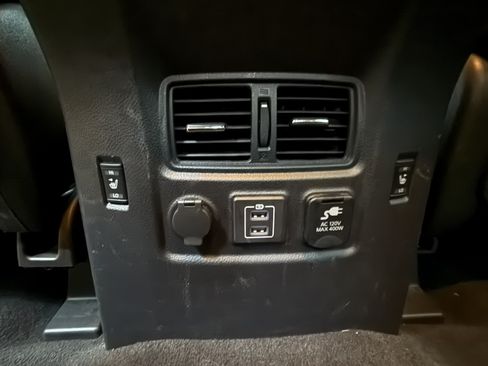 Used 2019 Nissan Titan Platinum Reserve w/ Platinum Utility Package image 26