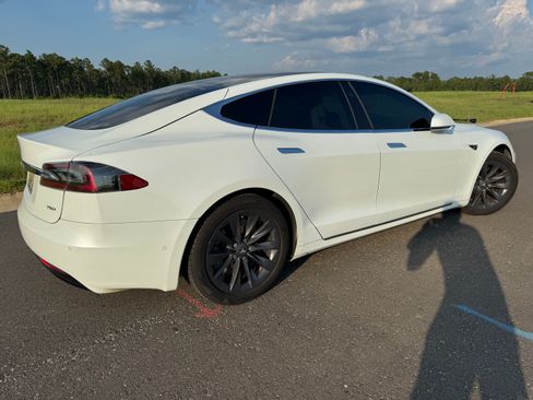Used 2018 Tesla Model S 75D image 8