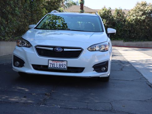 Used 2017 Subaru Impreza 2.0i Premium image 12