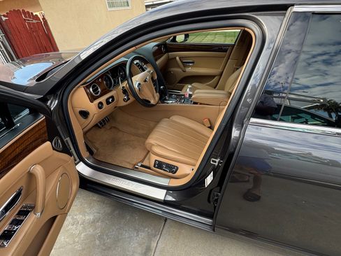 Used 2016 Bentley Flying Spur V8 image 10