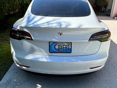 Used 2023 Tesla Model 3 Standard Range image 10