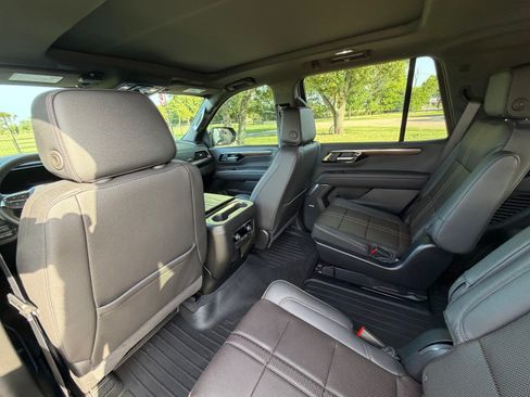 Used 2026 Chevrolet Tahoe High Country AWD/4WD image 11