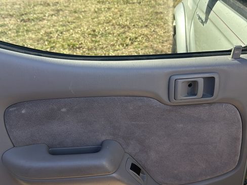 Used 2003 Toyota Tacoma Pickup 4D 5 ft image 12