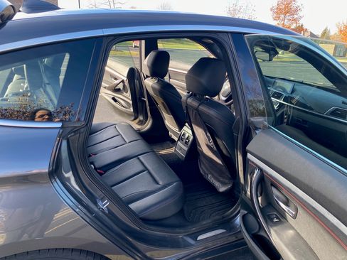 Used 2018 BMW 330i Gran Turismo xDrive image 15