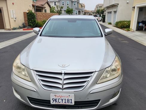 Used 2009 Hyundai Genesis 3.8 w/ Technology Pkg 4 RWD image 1