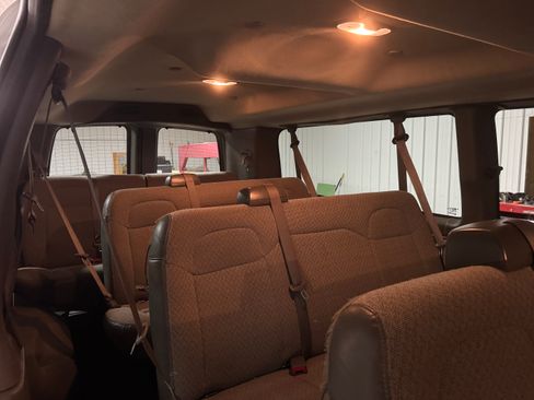 Used 2019 Chevrolet Express 3500 LS image 11