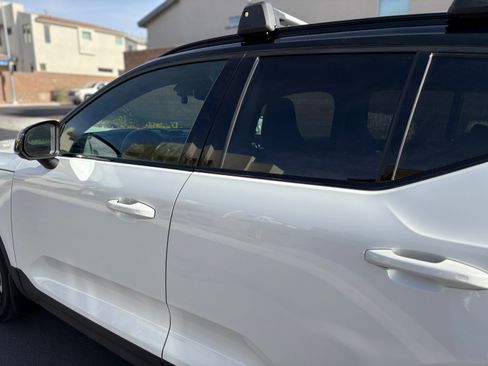 Used 2022 Volvo XC40 P8 Recharge Ultimate image 10