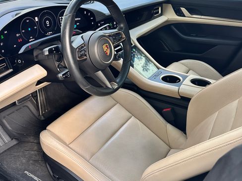 Used 2020 Porsche Taycan image 11