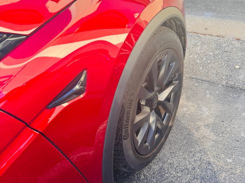 Used 2023 Tesla Model X image 12