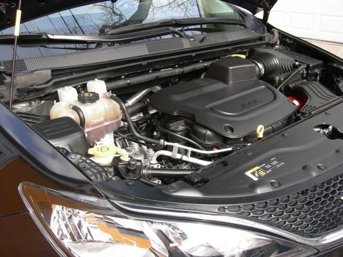 Used 2021 Chrysler Voyager Lxi image 15