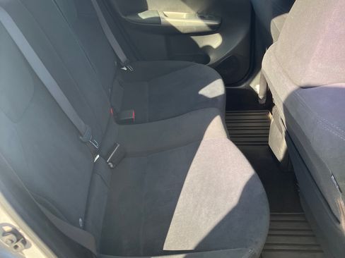 Used 2010 Subaru Impreza 2.5i Premium image 8