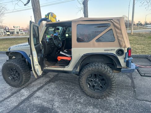 Used 2017 Jeep Wrangler Sport image 11