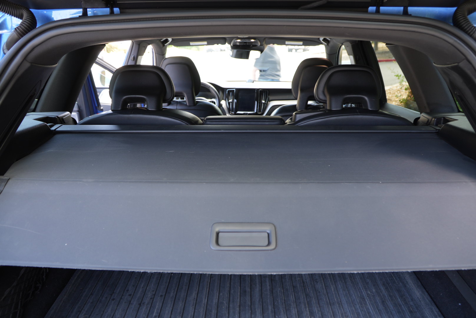 Used 2018 Volvo XC60 T6 R-Design w/ Convenience Package AWD/4WD image 17
