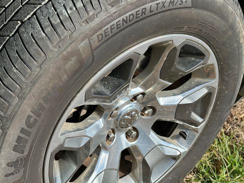 Used 2017 RAM 1500 Limited image 12