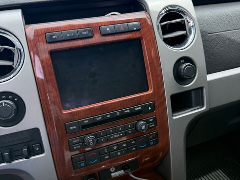 Used 2010 Ford F150 Lariat image 4