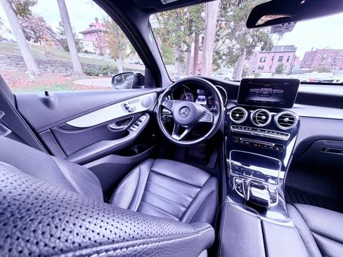 Used 2017 Mercedes-Benz GLC 300 4MATIC image 13
